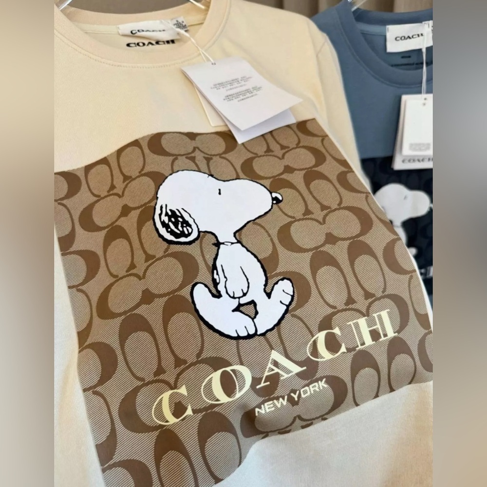 COACH Men's Women’s Unisex  Cream/Yellow Snoopy  T-shirt  COTTON - Picture 2 of 5